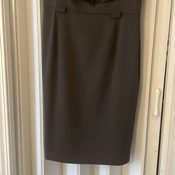 Calvin Klein Black Dress. Good pre-owned condition. Size 8. - Picture 3 of 4